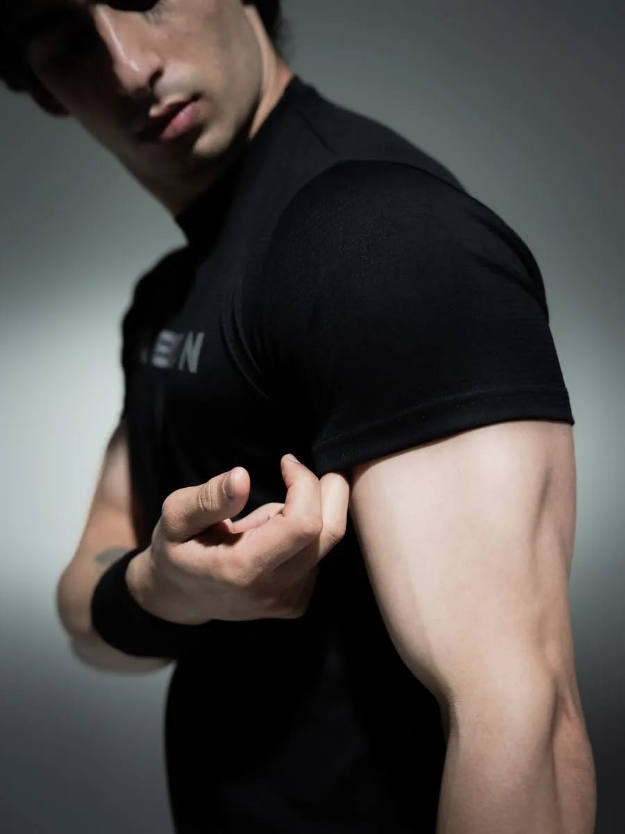  Black T-shirt 