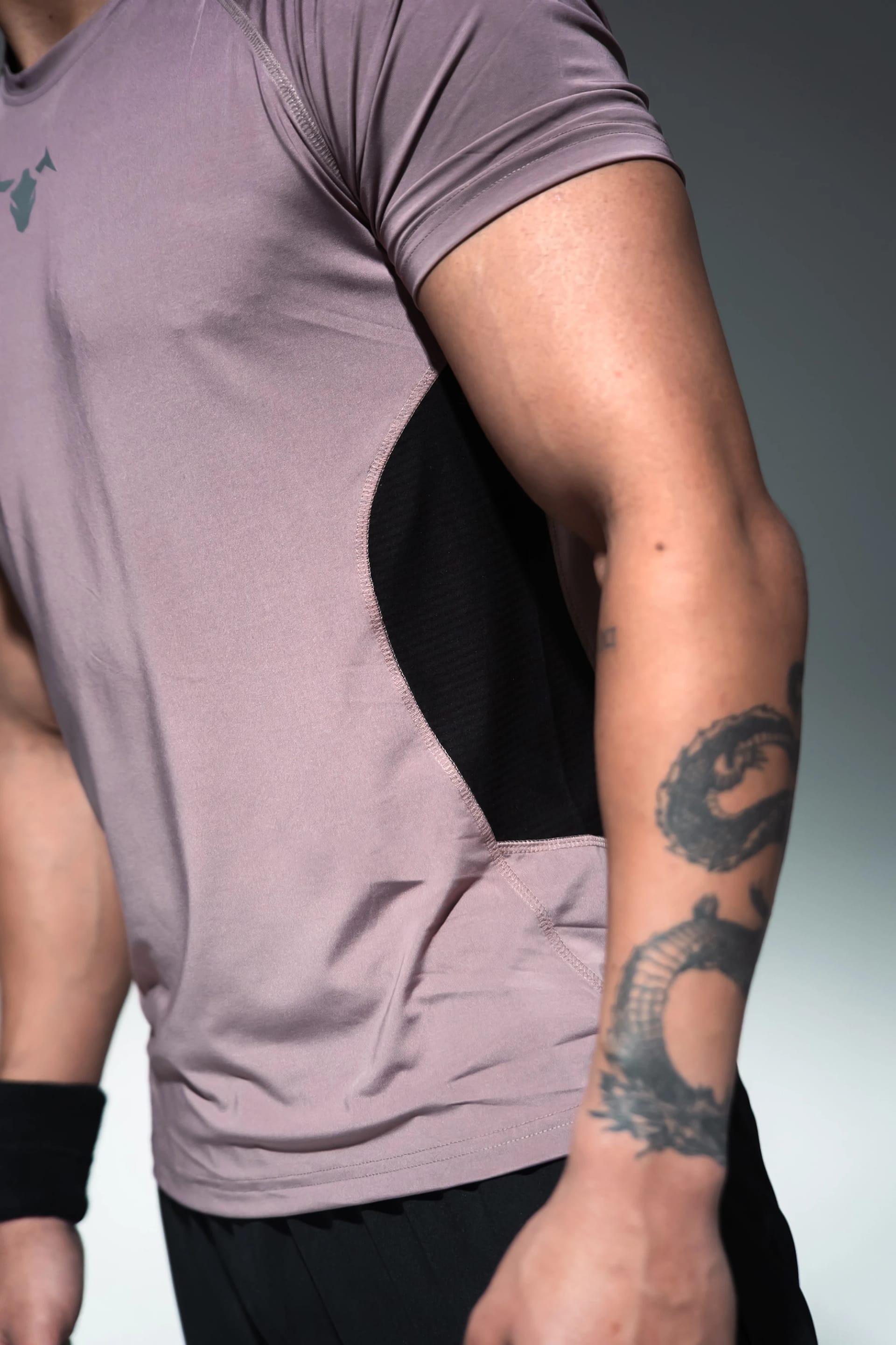 AERIS Performance Tee - Salmon